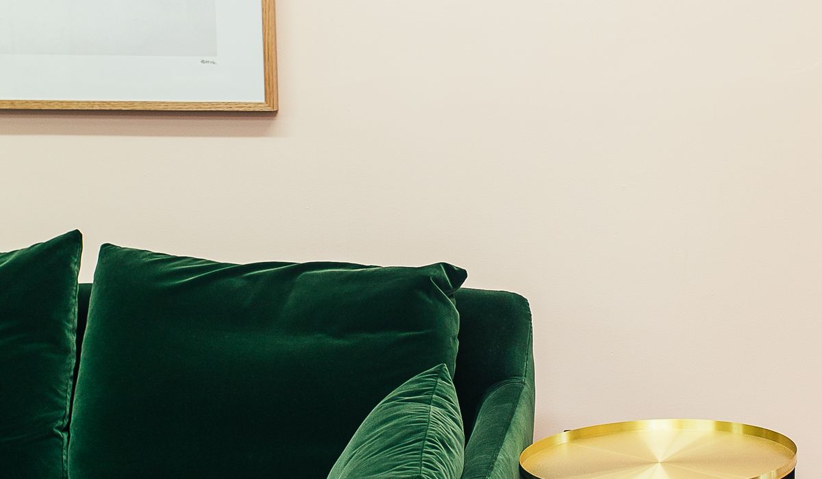 Why Neutral Decor Helps Homes Sell Faster